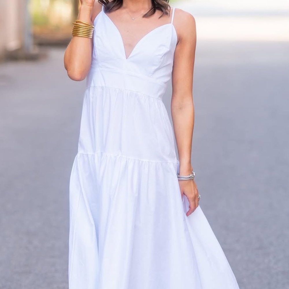 NWT Boutique White V-Neck Maxi Dress with Spaghetti Straps